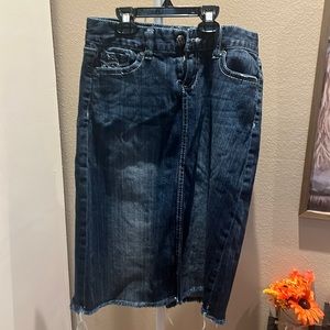 Waist apx 14 inches and Apx 24 inches long.